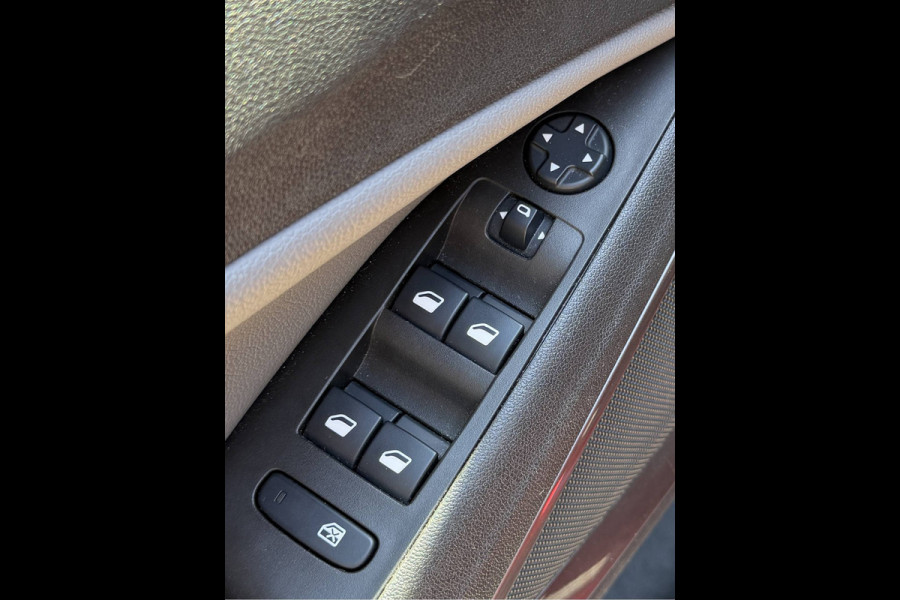 Opel Crossland X BWJ 2020 | 1.2 83PK Edition | TREKHAAK | CLIMA | STOEL&STUUR VERW | PDC 2X | CARPLAY | LICHTMETAAL |