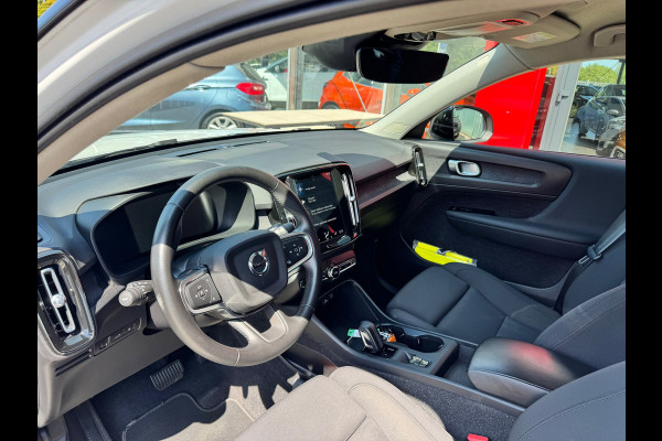 Volvo XC40 1.5 T4 Recharge R-Design Expression|Zwart dak|NL-auto|Elektr. stoelen met Memory|SOH 90%