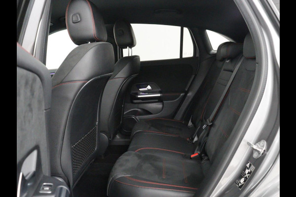 Mercedes-Benz GLA 250 e Business Solution AMG Limited | SOH 95,2% | Leder/alcantara | Stoelverwarming | Carplay | Sfeerverlichting | Cruise control | Camera | Park assist | Trekhaak