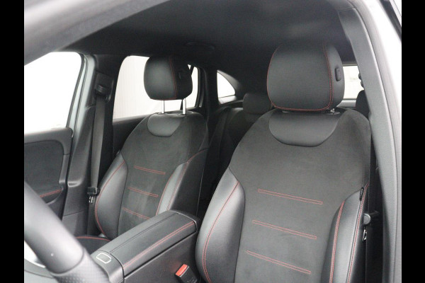 Mercedes-Benz GLA 250 e Business Solution AMG Limited | SOH 95,2% | Leder/alcantara | Stoelverwarming | Carplay | Sfeerverlichting | Cruise control | Camera | Park assist | Trekhaak