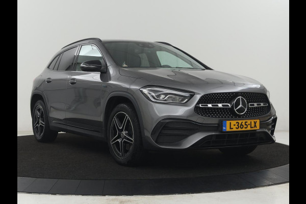Mercedes-Benz GLA 250 e Business Solution AMG Limited | SOH 95,2% | Leder/alcantara | Stoelverwarming | Carplay | Sfeerverlichting | Cruise control | Camera | Park assist | Trekhaak