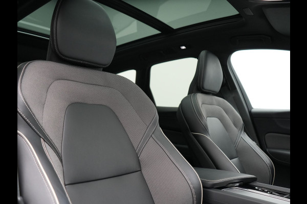 Volvo XC60 T6 AWD Plus Dark LONG RANGE PHEV 350pk | Trekhaak Af Fabriek | Panodak | Adaptive Cruise | 360 Camera | Harman / Kardon | Lederen Sportstoelen Memory & Verwarmd | Blis | Keyless | Google Assistent | Apple Carplay | Stuur Verwarmd  | 20"L.M | Plug In Hybrid |