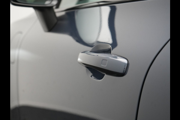Volvo XC60 T6 AWD Plus Dark LONG RANGE PHEV 350pk | Trekhaak Af Fabriek | Panodak | Adaptive Cruise | 360 Camera | Harman / Kardon | Lederen Sportstoelen Memory & Verwarmd | Blis | Keyless | Google Assistent | Apple Carplay | Stuur Verwarmd  | 20"L.M | Plug In Hybrid |