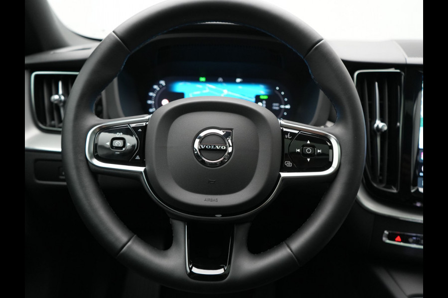 Volvo XC60 T6 AWD Plus Dark LONG RANGE PHEV 350pk | Trekhaak Af Fabriek | Panodak | Adaptive Cruise | 360 Camera | Harman / Kardon | Lederen Sportstoelen Memory & Verwarmd | Blis | Keyless | Google Assistent | Apple Carplay | Stuur Verwarmd  | 20"L.M | Plug In Hybrid |