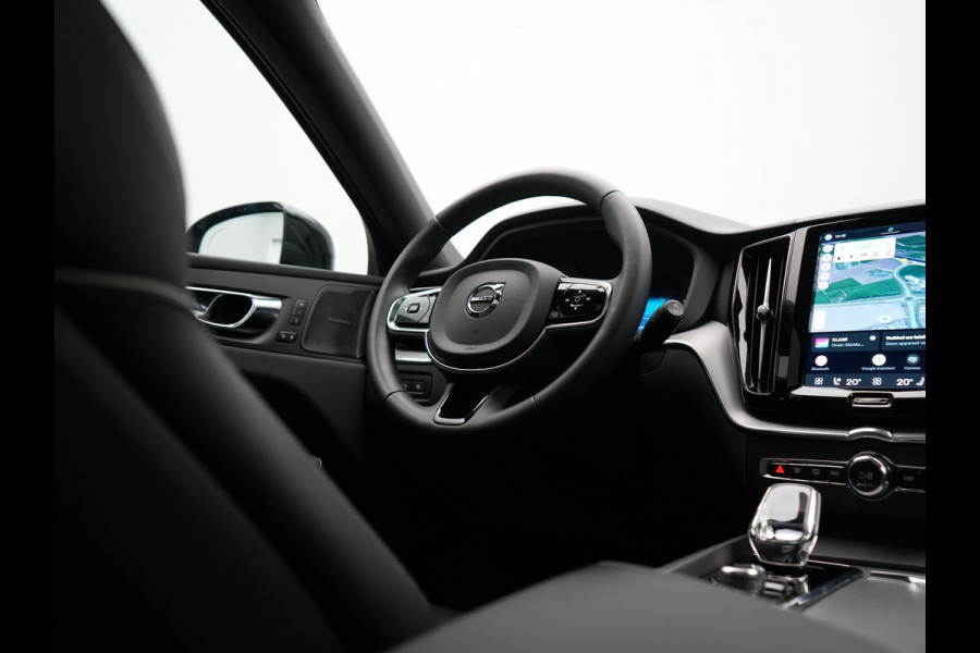 Volvo XC60 T6 AWD Plus Dark LONG RANGE PHEV 350pk | Trekhaak Af Fabriek | Panodak | Adaptive Cruise | 360 Camera | Harman / Kardon | Lederen Sportstoelen Memory & Verwarmd | Blis | Keyless | Google Assistent | Apple Carplay | Stuur Verwarmd  | 20"L.M | Plug In Hybrid |