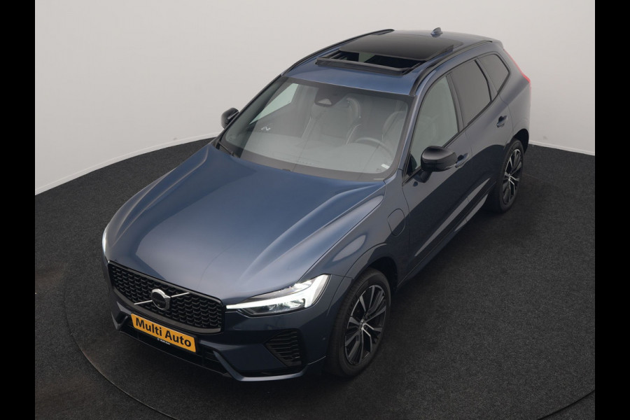 Volvo XC60 T6 AWD Plus Dark LONG RANGE PHEV 350pk | Trekhaak Af Fabriek | Panodak | Adaptive Cruise | 360 Camera | Harman / Kardon | Lederen Sportstoelen Memory & Verwarmd | Blis | Keyless | Google Assistent | Apple Carplay | Stuur Verwarmd  | 20"L.M | Plug In Hybrid |