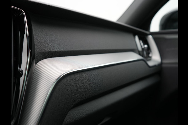 Volvo XC60 T6 AWD Plus Dark LONG RANGE PHEV 350pk | Trekhaak Af Fabriek | Panodak | Adaptive Cruise | 360 Camera | Harman / Kardon | Lederen Sportstoelen Memory & Verwarmd | Blis | Keyless | Google Assistent | Apple Carplay | Stuur Verwarmd  | 20"L.M | Plug In Hybrid |