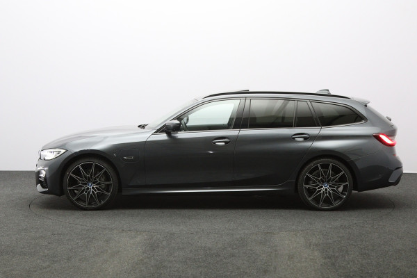 BMW 3 Serie Touring 330e 293 PK High Executive M-Sport PHEV, Panoramadak, Adap. Cruise Control, Carplay, 360 Camera