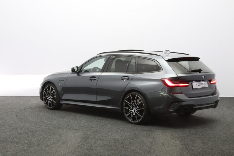 BMW 3 Serie Touring 330e 293 PK High Executive M-Sport PHEV, Panoramadak, Adap. Cruise Control, Carplay, 360 Camera