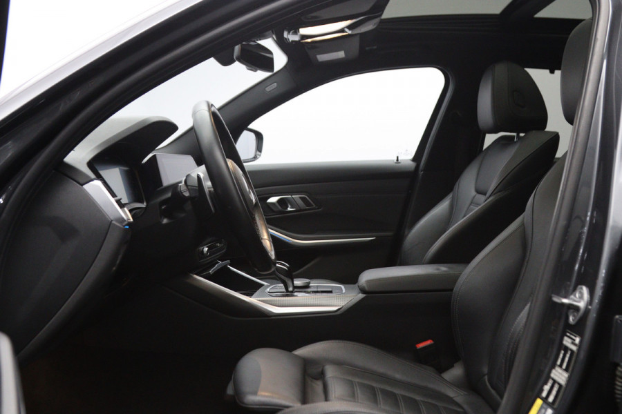 BMW 3 Serie Touring 330e 293 PK High Executive M-Sport PHEV, Panoramadak, Adap. Cruise Control, Carplay, 360 Camera