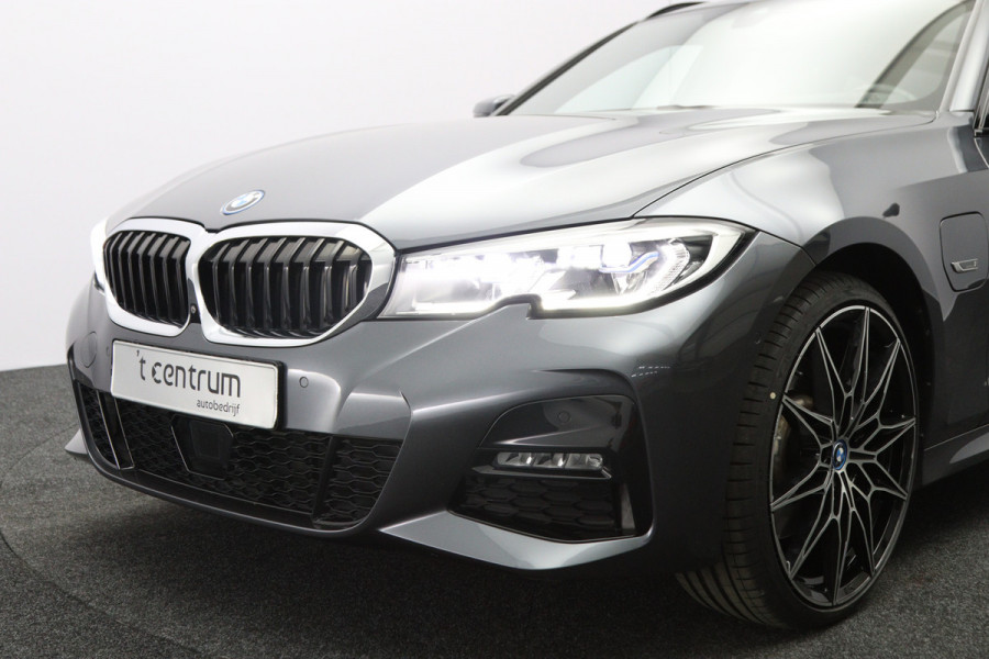 BMW 3 Serie Touring 330e 293 PK High Executive M-Sport PHEV, Panoramadak, Adap. Cruise Control, Carplay, 360 Camera