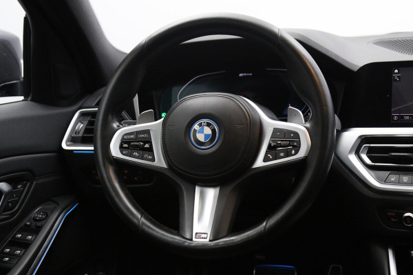 BMW 3 Serie Touring 330e 293 PK High Executive M-Sport PHEV, Panoramadak, Adap. Cruise Control, Carplay, 360 Camera