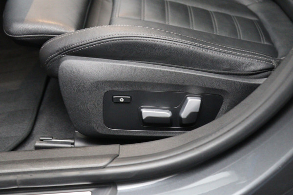 BMW 3 Serie Touring 330e 293 PK High Executive M-Sport PHEV, Panoramadak, Adap. Cruise Control, Carplay, 360 Camera