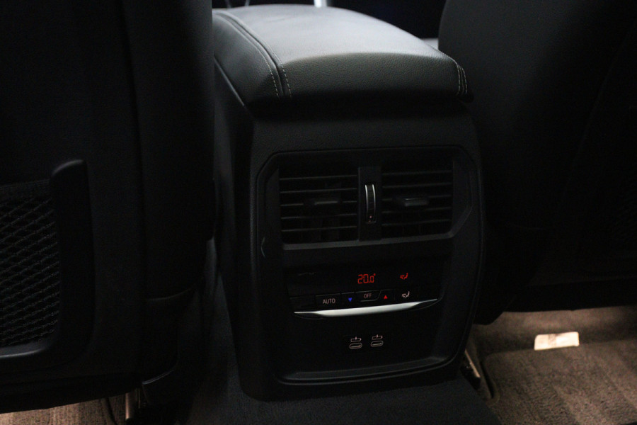 BMW 3 Serie Touring 330e 293 PK High Executive M-Sport PHEV, Panoramadak, Adap. Cruise Control, Carplay, 360 Camera