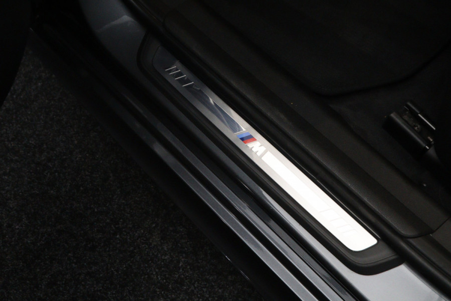 BMW 3 Serie Touring 330e 293 PK High Executive M-Sport PHEV, Panoramadak, Adap. Cruise Control, Carplay, 360 Camera