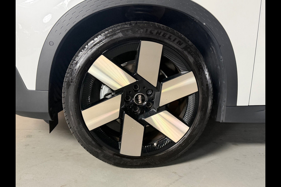 MINI Countryman SE ALL4 Favoured XL 66.5 kWh 313 PK PANO|TREKHAAK|HUD|H&K|AMBIENT|20 INCH