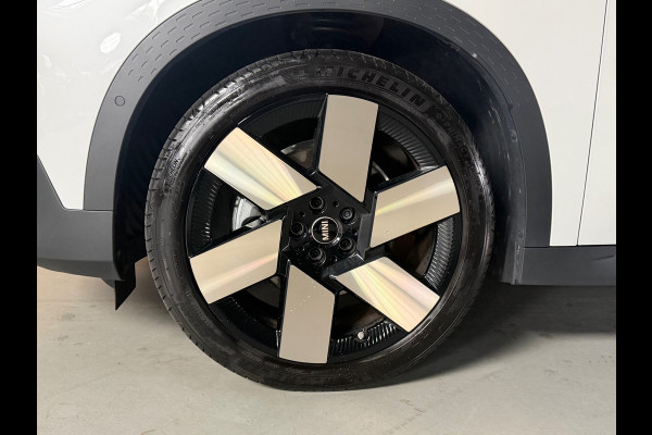 MINI Countryman SE ALL4 Favoured XL 66.5 kWh 313 PK PANO|TREKHAAK|HUD|H&K|AMBIENT|20 INCH
