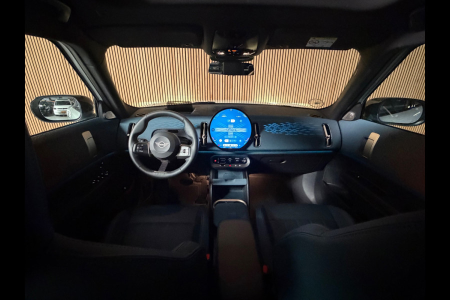 MINI Countryman SE ALL4 Favoured XL 66.5 kWh 313 PK PANO|TREKHAAK|HUD|H&K|AMBIENT|20 INCH