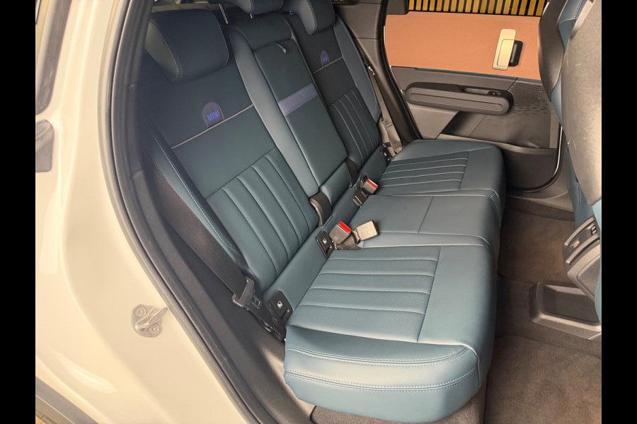 MINI Countryman SE ALL4 Favoured XL 66.5 kWh 313 PK PANO|TREKHAAK|HUD|H&K|AMBIENT|20 INCH