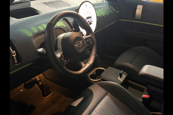 MINI Countryman SE ALL4 Favoured XL 66.5 kWh 313 PK PANO|TREKHAAK|HUD|H&K|AMBIENT|20 INCH