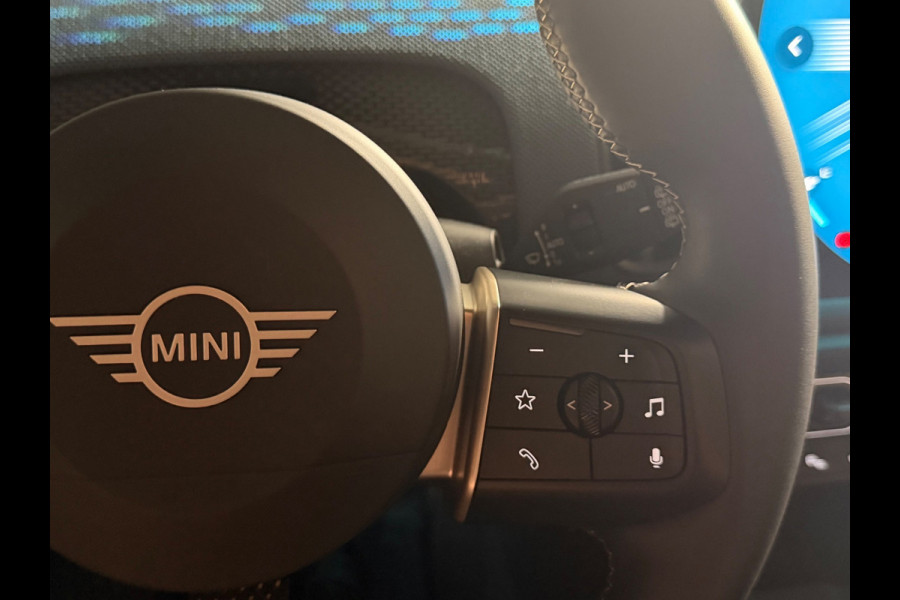 MINI Countryman SE ALL4 Favoured XL 66.5 kWh 313 PK PANO|TREKHAAK|HUD|H&K|AMBIENT|20 INCH