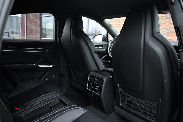Porsche Cayenne Coupé 4.0 Turbo E-Hybrid GT Burmester PDCC Carbon HUD ACC