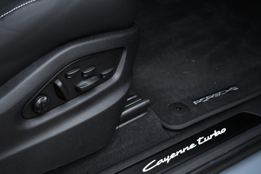 Porsche Cayenne Coupé 4.0 Turbo E-Hybrid GT Burmester PDCC Carbon HUD ACC