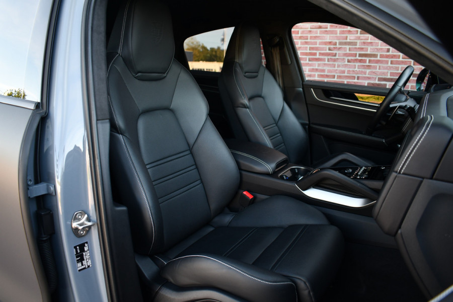 Porsche Cayenne Coupé 4.0 Turbo E-Hybrid GT Burmester PDCC Carbon HUD ACC