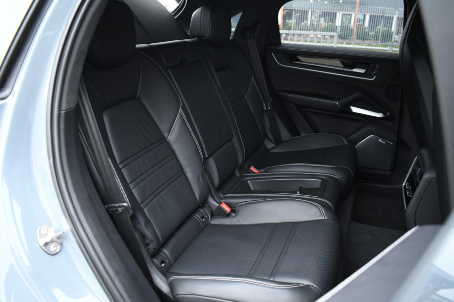 Porsche Cayenne Coupé 4.0 Turbo E-Hybrid GT Burmester PDCC Carbon HUD ACC