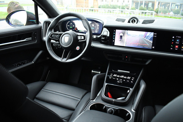 Porsche Cayenne Coupé 4.0 Turbo E-Hybrid GT Burmester PDCC Carbon HUD ACC