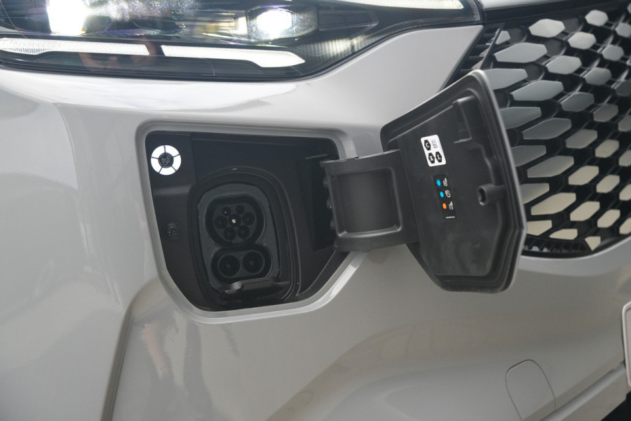 Ford E-Transit Custom 340 L2H1 Limited - Special Edition - 71kWh 218pk - 370KM WLTP - AGR Bestuurdersstoel - ACC - B&O - Navi - Stoel/Stuurverwarming