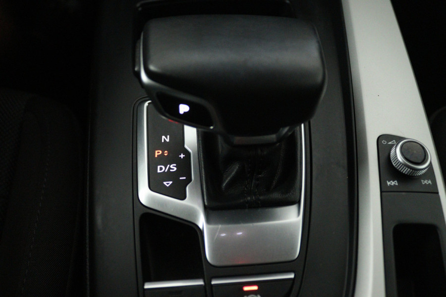 Audi A4 Limousine 35 TFSI Pro Line (ACHTERUITRIJCAMERA, CRUISE CONTROL, NAVIGATIE, PARKEERSENSOREN)