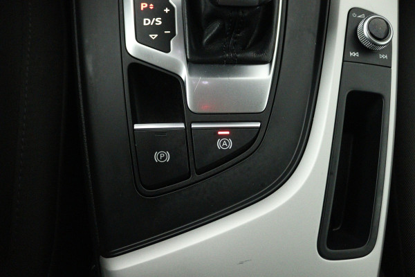 Audi A4 Limousine 35 TFSI Pro Line (ACHTERUITRIJCAMERA, CRUISE CONTROL, NAVIGATIE, PARKEERSENSOREN)