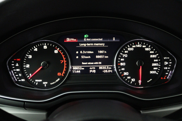Audi A4 Limousine 35 TFSI Pro Line (ACHTERUITRIJCAMERA, CRUISE CONTROL, NAVIGATIE, PARKEERSENSOREN)