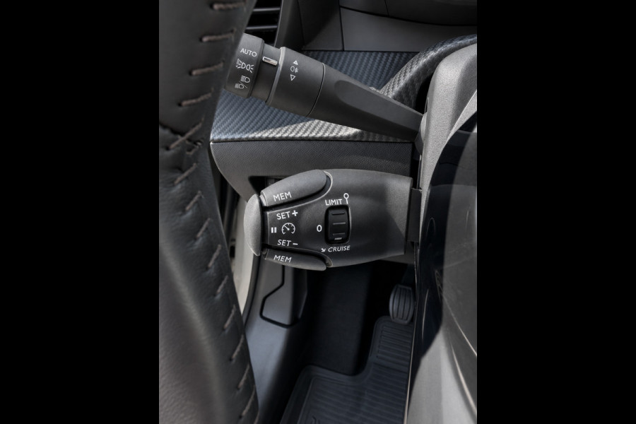Peugeot 208 1.2 PureTech Allure Pack 101PK - Apple Carplay / Navigatie I Airco I LED I DPC I Sport pakket I Dealer onderhouden