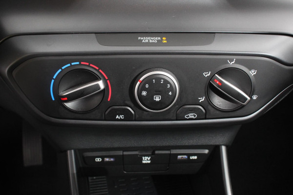 Hyundai i20 1.0 T-GDI 136 Pk Hybrid Automaat Comfort Camera Stoel/Stuurverwarming Lichtmetalen Velgen DAB Lane Assist Parkeersensoren Airco