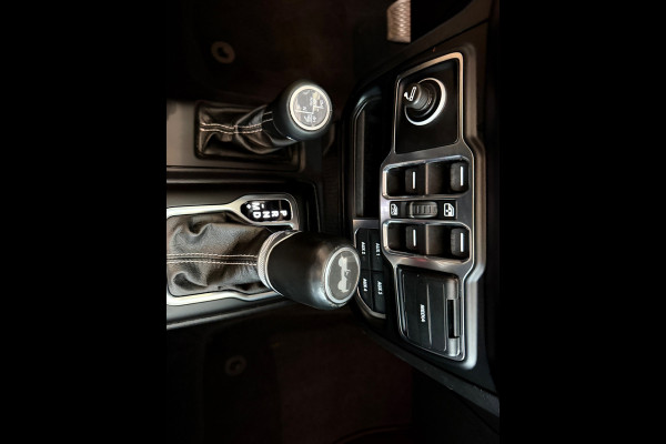 Jeep Wrangler UNLIMITED Jeep Wrangler 380 Unlimited/Sahara 2.0 PHEV Softtop AWD 4x4 Leer Navi Led-Xenon