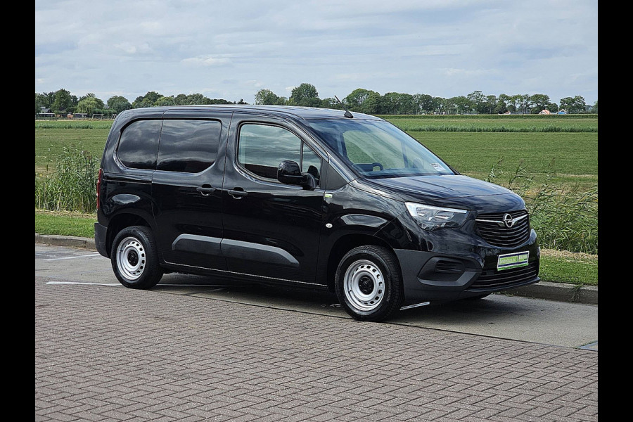 Opel Combo 1.5D L1H1 Edition Navi, Euro6, NAP, Airco, 3-Zits, 102Pk, Trekhaak, Pdc, 1e Eigenaar