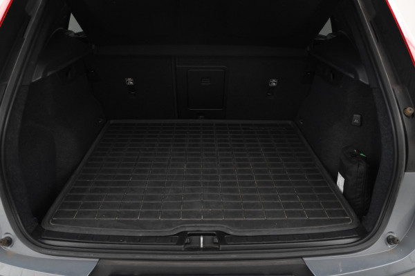 Volvo XC40 1.5 T2 Essential Automaat, Navigatie,