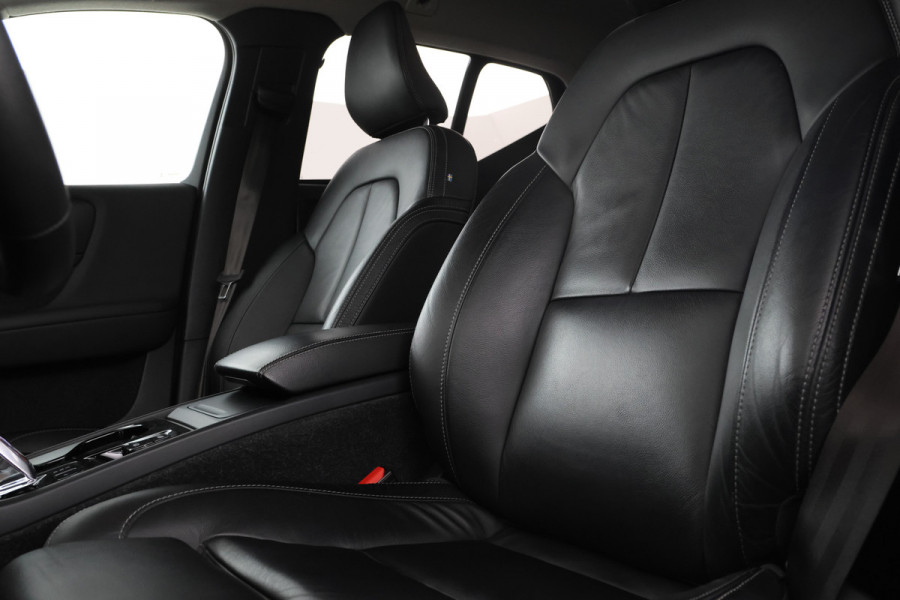 Volvo XC40 1.5 T2 Essential Automaat, Navigatie,
