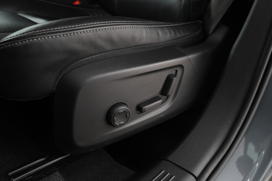Volvo XC40 1.5 T2 Essential Automaat, Navigatie,