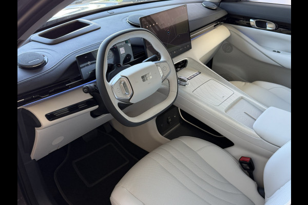 GEELY E5 Max+ 68 kWh | 475KM Bereik Speciaal Wit Leer Topuitvoering | Panoramadak | Elektr. Achterklep | 360° Camera | 8 Jaar Garantie Geely Wijchen