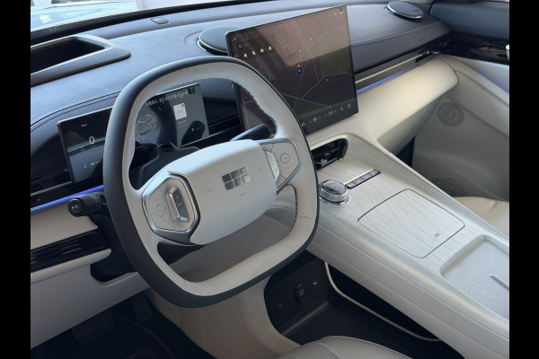 GEELY E5 Max+ 68 kWh | 475KM Bereik Speciaal Wit Leer Topuitvoering | Panoramadak | Elektr. Achterklep | 360° Camera | 8 Jaar Garantie Geely Wijchen