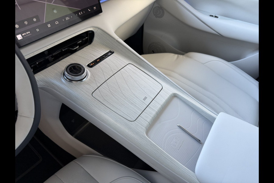 GEELY E5 Max+ 68 kWh | 475KM Bereik Speciaal Wit Leer Topuitvoering | Panoramadak | Elektr. Achterklep | 360° Camera | 8 Jaar Garantie Geely Wijchen