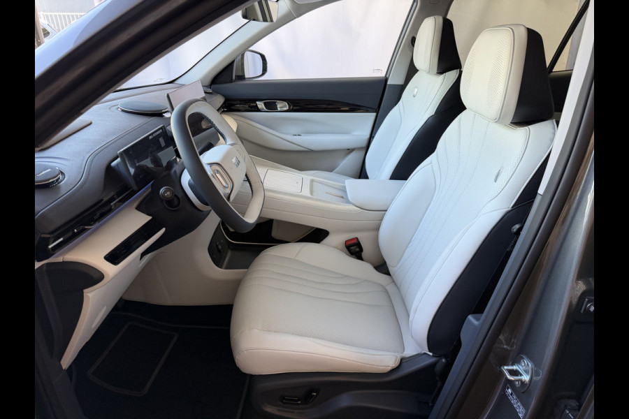 GEELY E5 Max+ 68 kWh | 475KM Bereik Speciaal Wit Leer Topuitvoering | Panoramadak | Elektr. Achterklep | 360° Camera | 8 Jaar Garantie Geely Wijchen