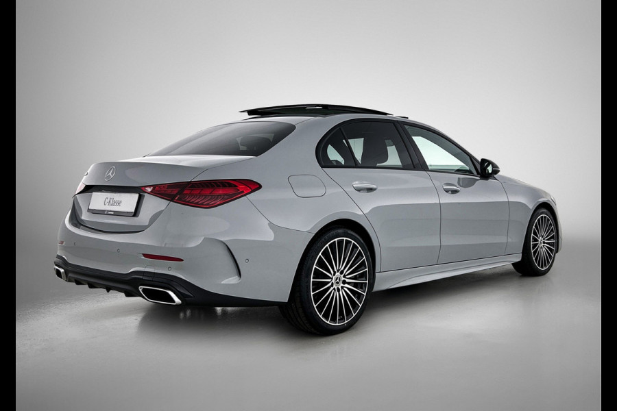 Mercedes-Benz C-Klasse 300 e 140 Years Edition | Premium Plus pakket | Nightpakket | Trekhaak | Middenconsole metaalstructuur | GUARD 360° Plus | Panoramaschuifdak | 360° camera | Burmester® 3D surround sound system | 19" multispaaks lichtmetalen AMG-velgen |