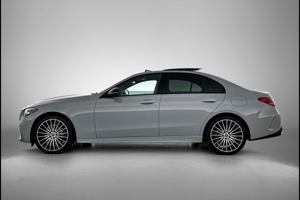Mercedes-Benz C-Klasse 300 e 140 Years Edition | Premium Plus pakket | Nightpakket | Trekhaak | Middenconsole metaalstructuur | GUARD 360° Plus | Panoramaschuifdak | 360° camera | Burmester® 3D surround sound system | 19" multispaaks lichtmetalen AMG-velgen |