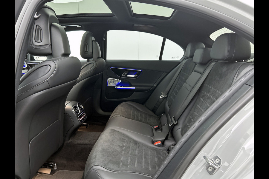 Mercedes-Benz C-Klasse 300 e 140 Years Edition | Premium Plus pakket | Nightpakket | Trekhaak | Middenconsole metaalstructuur | GUARD 360° Plus | Panoramaschuifdak | 360° camera | Burmester® 3D surround sound system | 19" multispaaks lichtmetalen AMG-velgen |