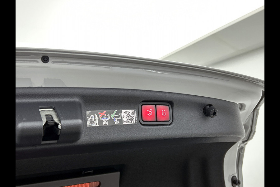Mercedes-Benz C-Klasse 300 e 140 Years Edition | Premium Plus pakket | Nightpakket | Trekhaak | Middenconsole metaalstructuur | GUARD 360° Plus | Panoramaschuifdak | 360° camera | Burmester® 3D surround sound system | 19" multispaaks lichtmetalen AMG-velgen |