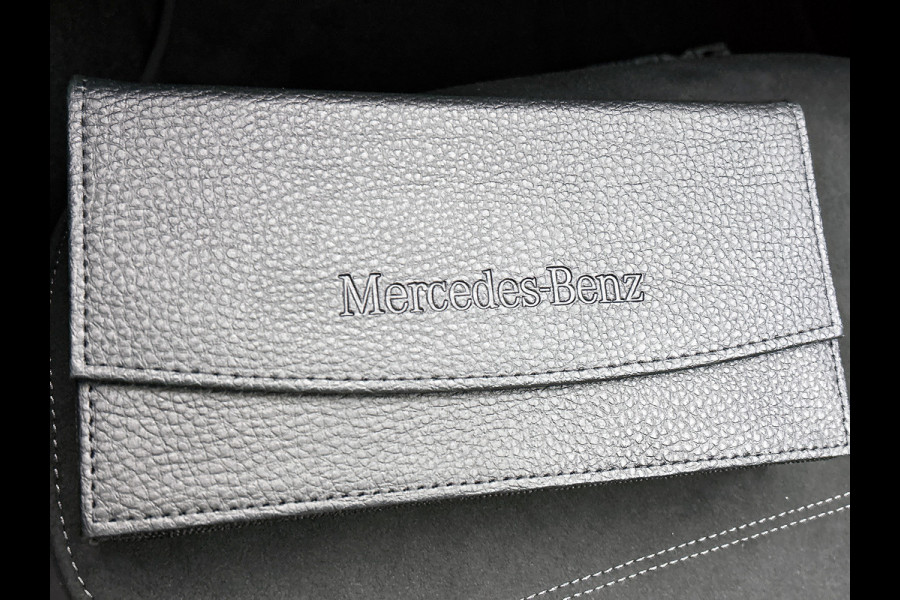 Mercedes-Benz C-Klasse 300 e 140 Years Edition | Premium Plus pakket | Nightpakket | Trekhaak | Middenconsole metaalstructuur | GUARD 360° Plus | Panoramaschuifdak | 360° camera | Burmester® 3D surround sound system | 19" multispaaks lichtmetalen AMG-velgen |